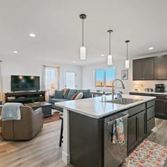 The Guss Stop | Cozy 3BR Home w/ Fire Pit & WiFi
