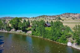 Lodge on the Boulder River | Sleeps 10 - Image 5