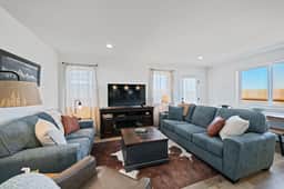 The Guss Stop | Cozy 3BR Home w/ Fire Pit & WiFi - Image 3