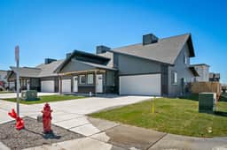 The Guss Stop | Cozy 3BR Home w/ Fire Pit & WiFi - Image 2