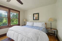 Historic Bozeman Flat, Gas Fireplace, Walk Main - Image 2