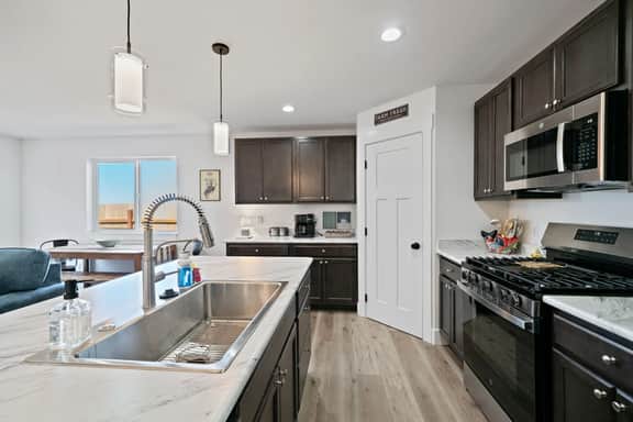 The Guss Stop | Cozy 3BR Home w/ Fire Pit & WiFi - Image 4