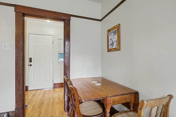 Historic Bozeman Flat, Gas Fireplace, Walk Main - Image 4